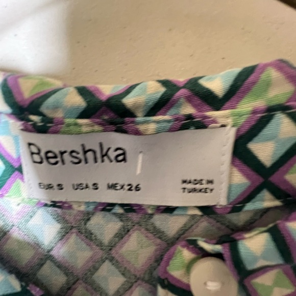 BERSHKA GEOMETRIC PATTERN BUTTON-UP SHIRT. SIZE SMALL PURPLE/DARK GREEN/LT GREEN - Picture 8 of 8